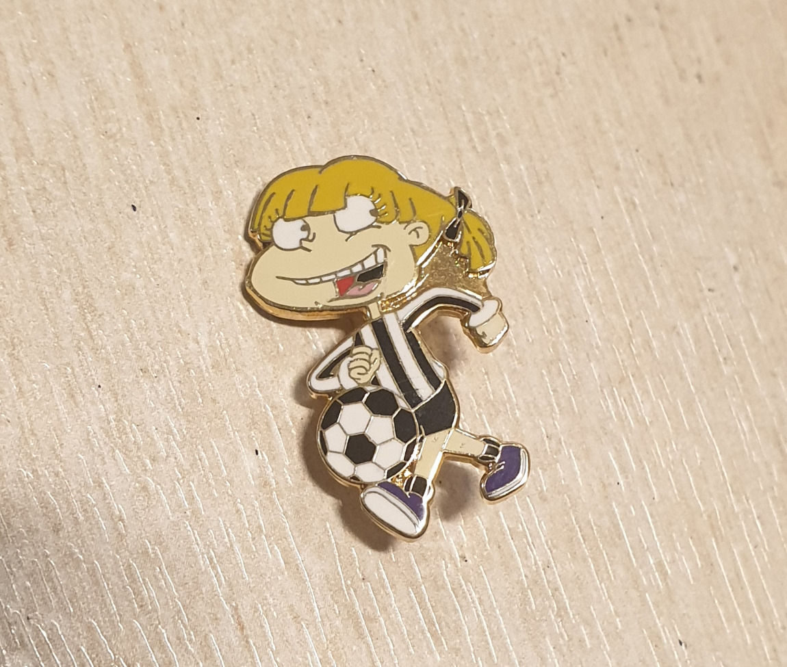 Newcastle United pin badge