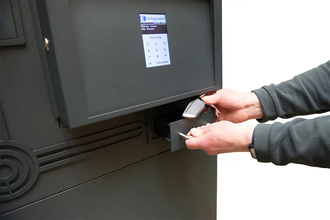 Schluessel-Uebergabe-System-MODELL-P-Kniggendorf-GmbH-5.webp