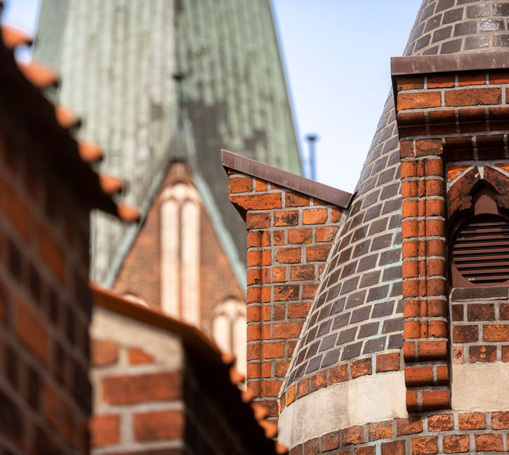 von-aussen-Wasserturm-Lueneburg