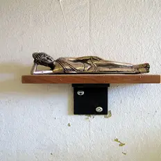 buddha-wandkonsole-werkstatt-Tischlerei-Winterseel-Reppenstedt.webp