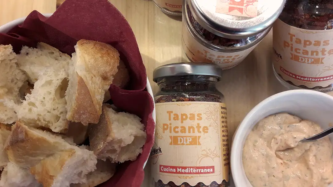 ©Die-Genusswelt-Lueneburg-Dipper-Tapas-picante-mit-Brot
