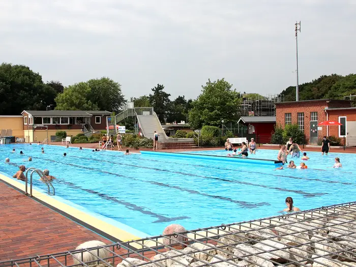 Freibad-Freizeitbad-Brunsbuettel-Jens Neumann
