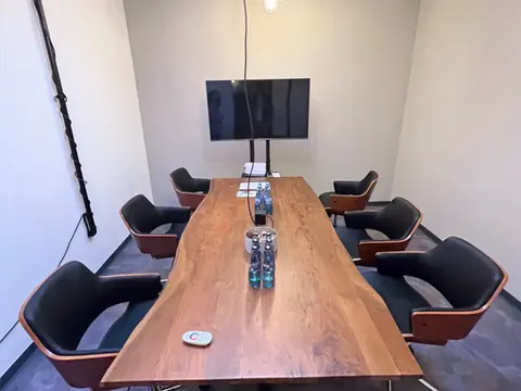 Hyrst-Delmenhorst-Coworking-Space-Besprechungsraum