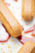 CARAMEL ÉCLAIR - Puff pastry, vanilla crackers, Onctuous caramel tonka cream, Dulcey chocolate stripe