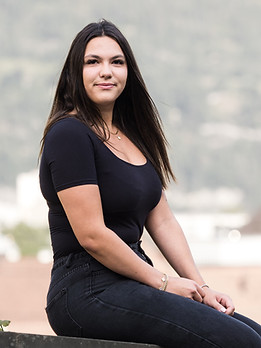 Coiffure Cuvato, Coiffeur Chur, Friseursalon Chur, Hairstyling Chur, Friseur Graubünden, Damenhaarschnitt Chur, Herrenhaarschnitt Chur, Kinderhaarschnitt Chur, Brautfrisur Chur, Make-up Service Chur, Haarpflege Chur, Haarfärbung Chur, Haarverlängerung Chur, Coiffeur Daleustrasse 11 Chur, Friseur in der Nähe von Chur, Great Lengths Haarverlängerung Chur, Color Gloss Haarfarbe Chur, Online Terminbuchung Coiffeur Chur, Haarberatung Chur, Kopfmassage Chur
