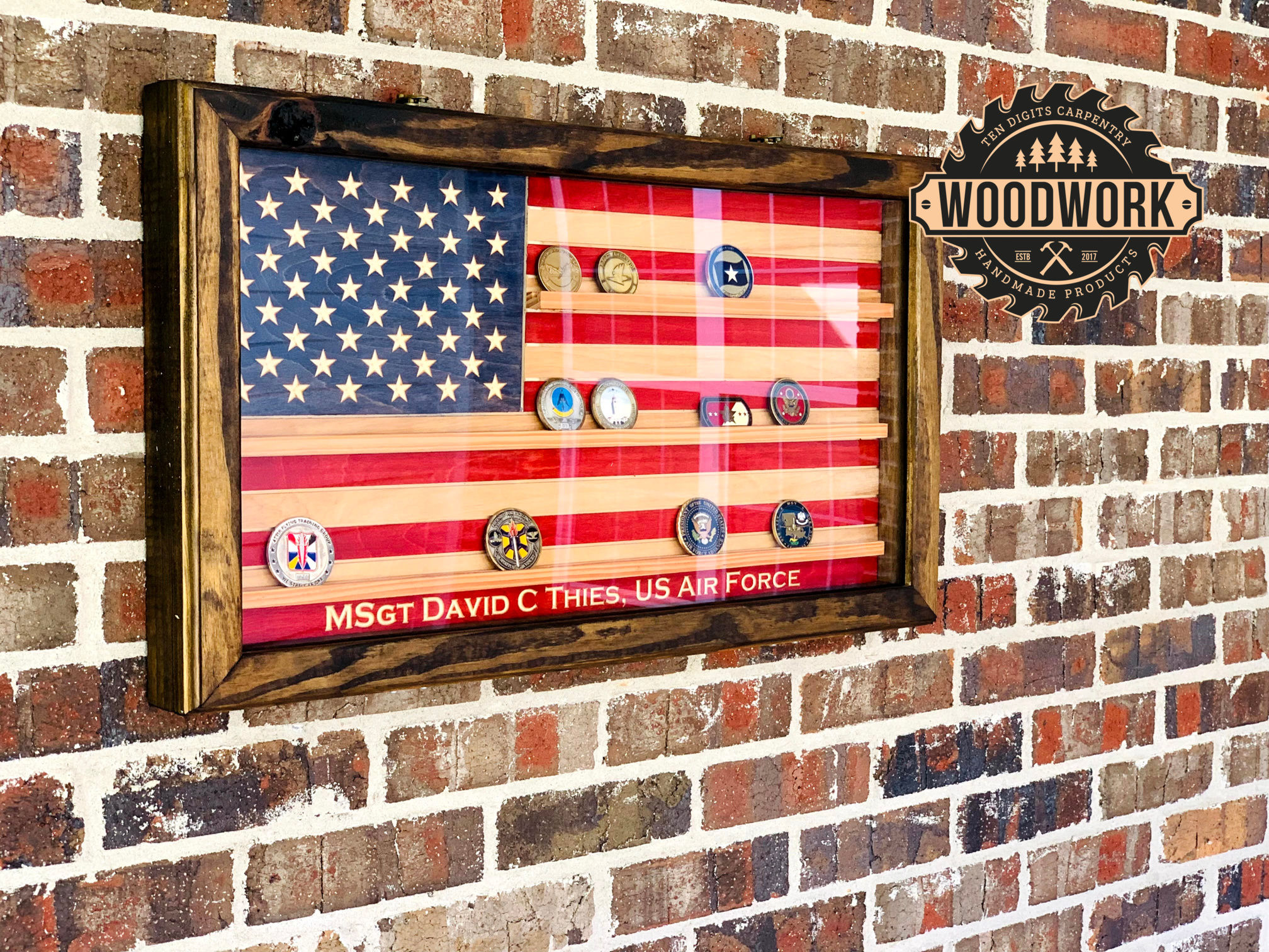 Med US Flag Challenge Coin Display Case w/ Hinged Door