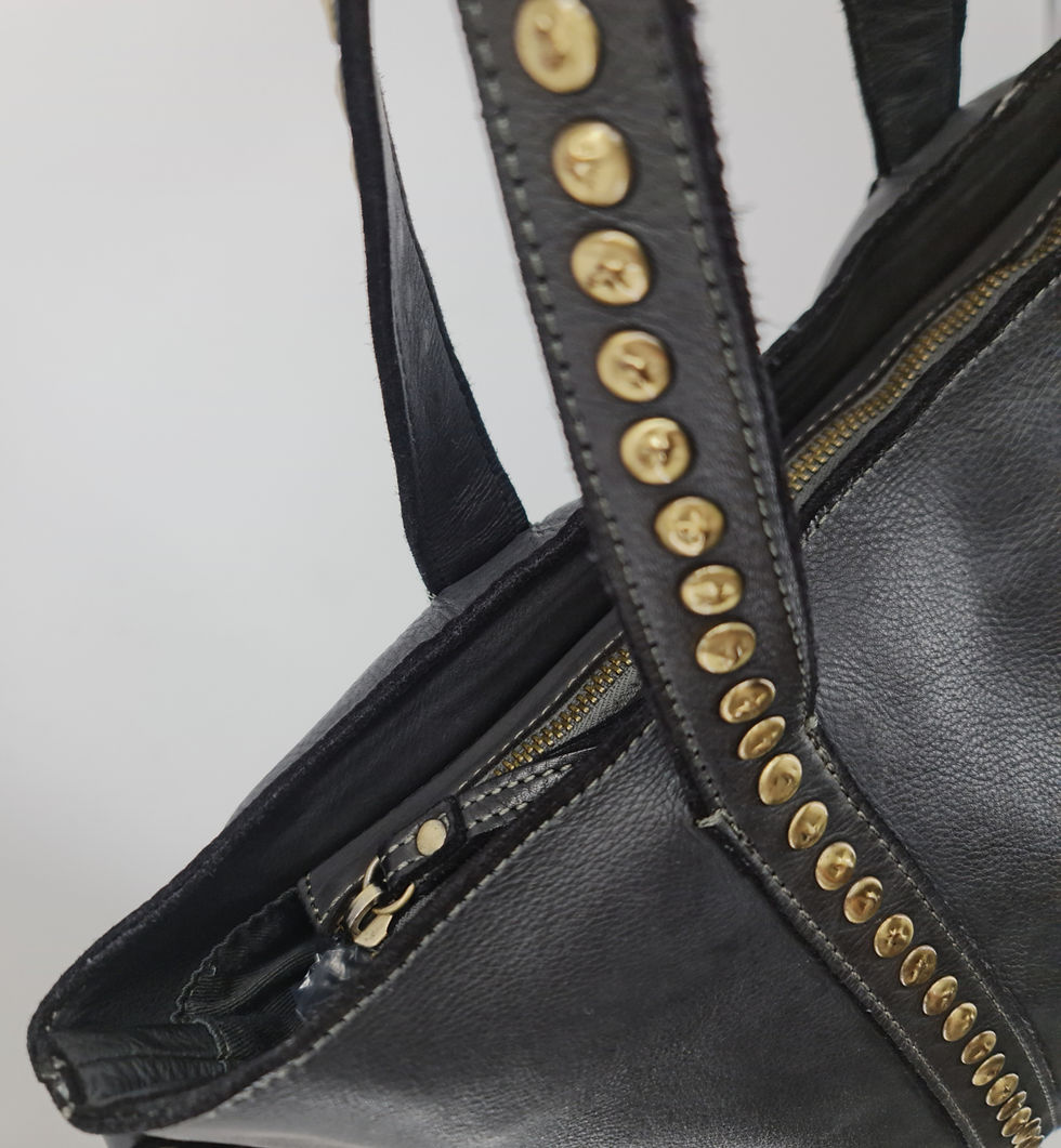 Thumbnail: Borsa in pelle con borchie - Nero ♥