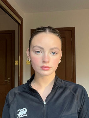 Insta
SCOTLAND

Stats
168CM
80CM | 60CM | 90CM
6UK
Hair: BROWN
Eyes: BLUE