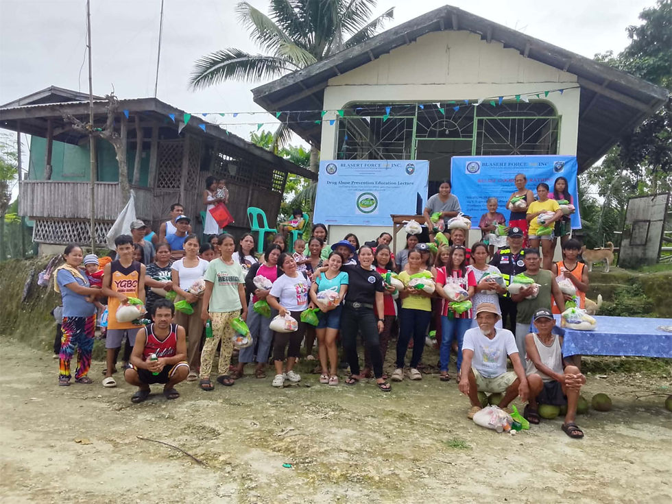 Some of the remaining recipients. Many went home for lunch.