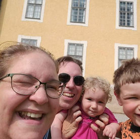 Fam Hedlund.jpeg
