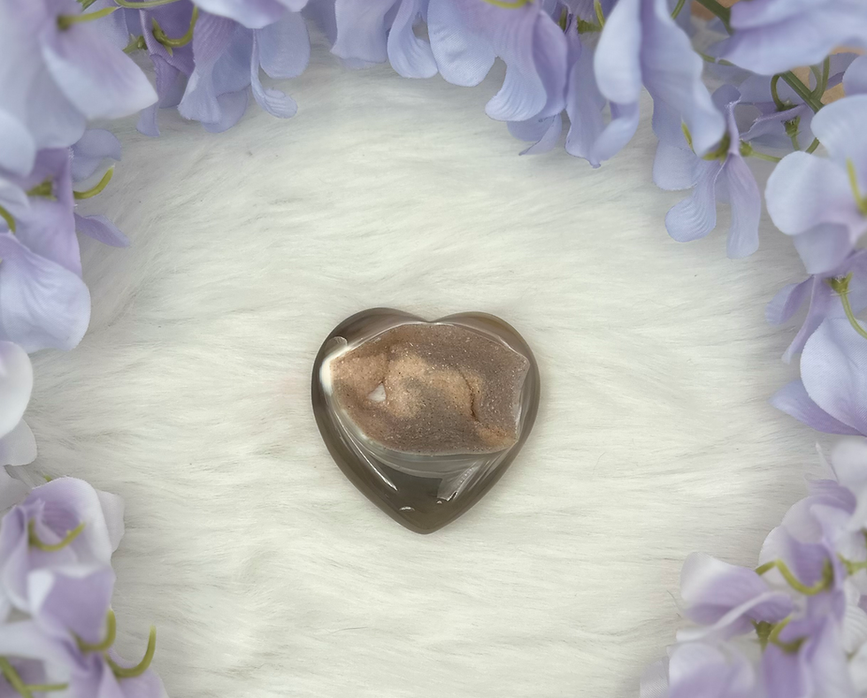 Miniatura: Druzy Agate Carvings: Hearts, Crescent Moon & Stars for Healing Energy