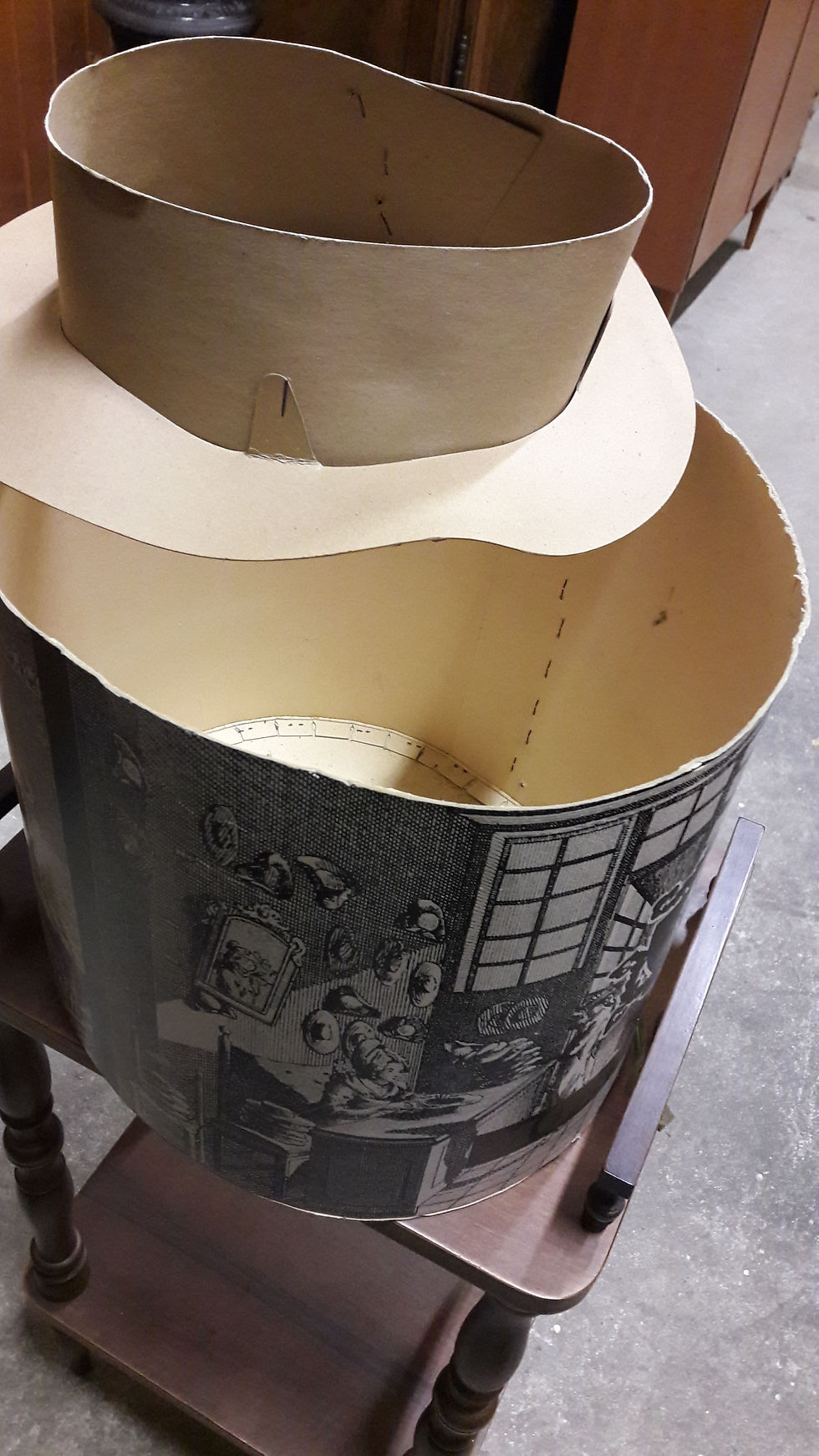 Miniature : ANCIENNE BOITE A CHAPEAU