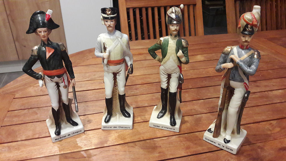 Miniature : LOT DE 4 SOLDATS DE COLLECTION PORCELAINE