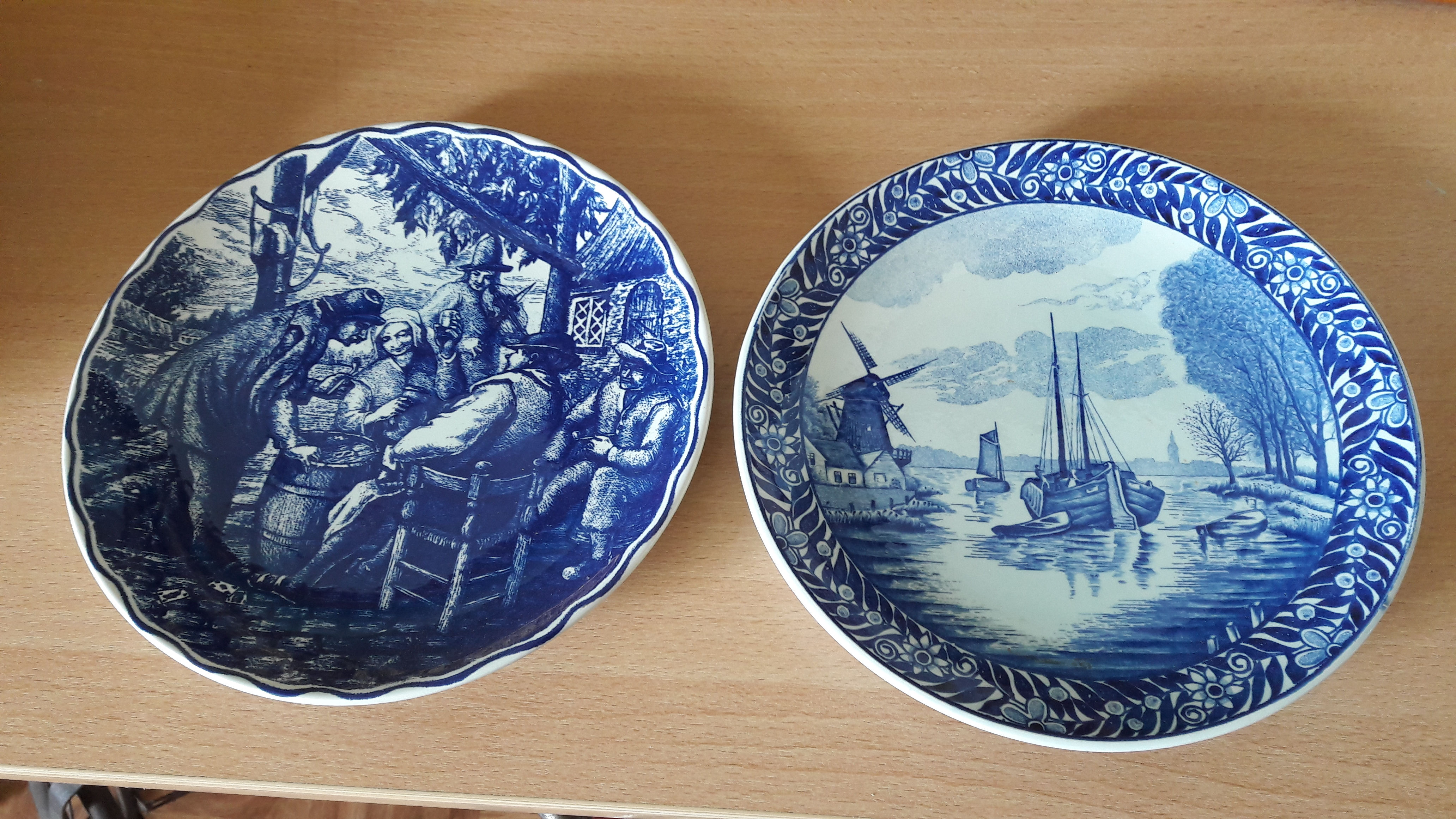 PAIRE D'ASSIETTES DELFT "LA LOUVIERE "