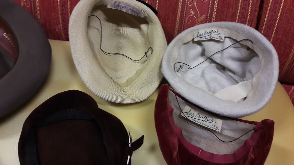 Miniature : LOT DE 9 CHAPEAUX , BERETS , COIFFES