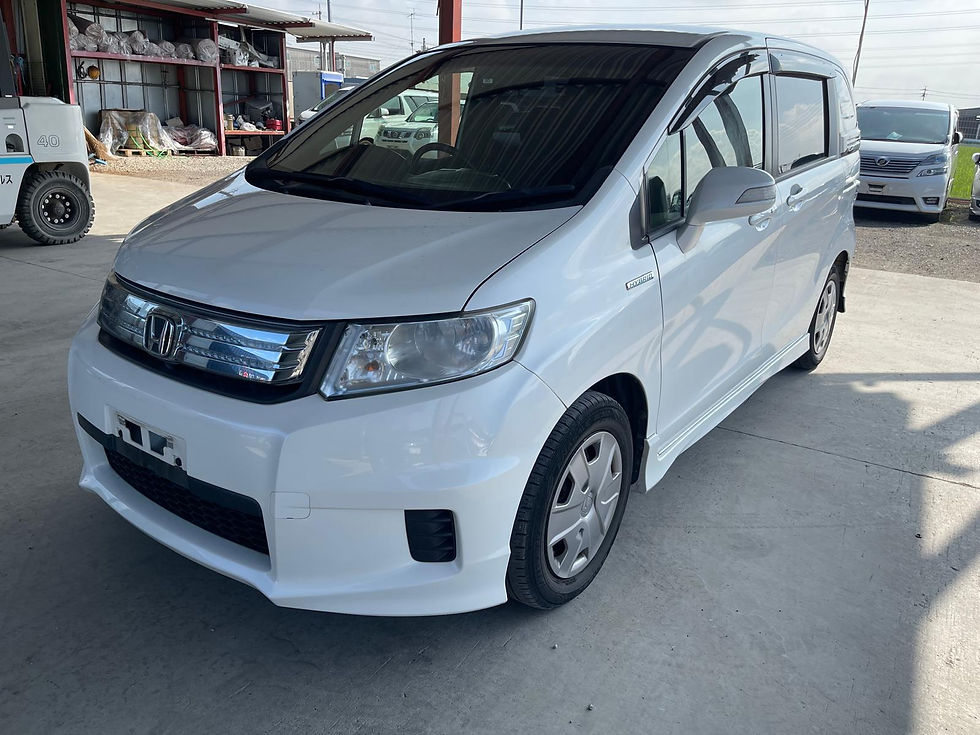 Thumbnail: HONDA FREED SPIKE HYBRID 2013