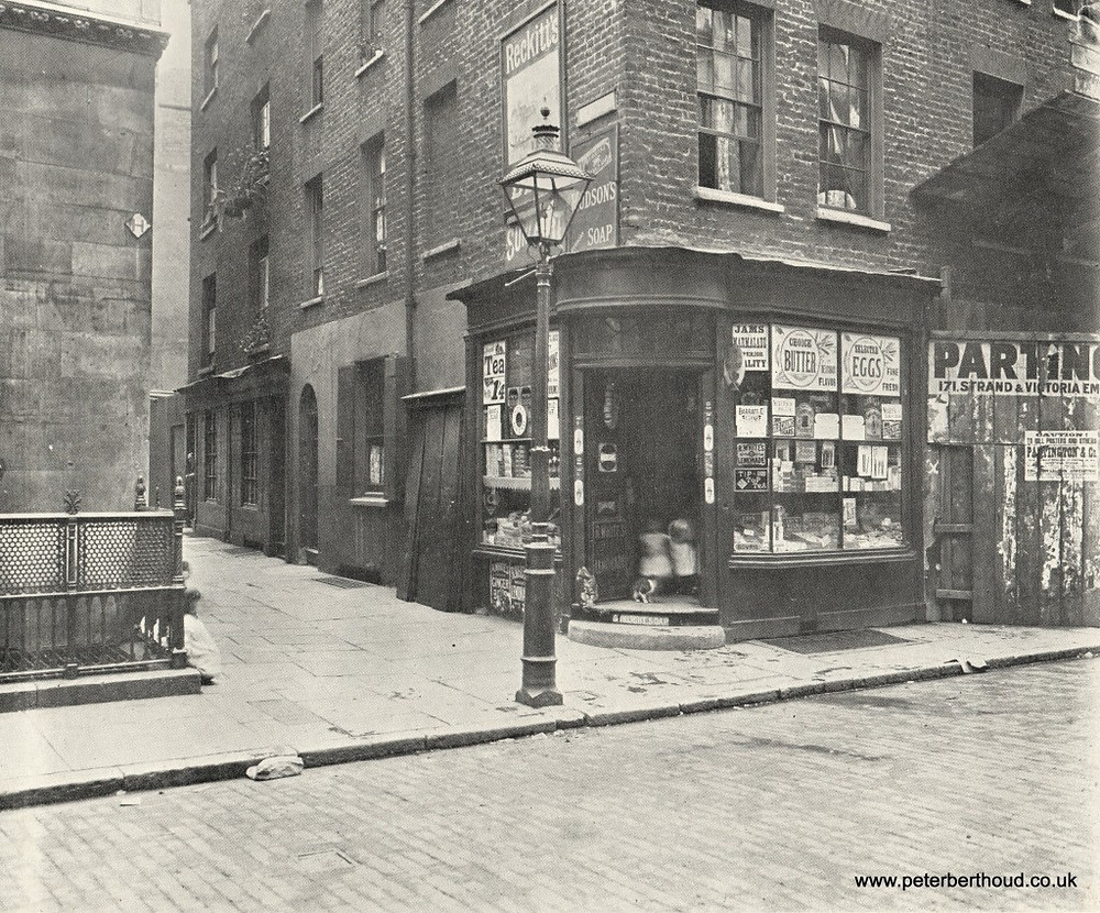 Houghton Street and New Inn Passage