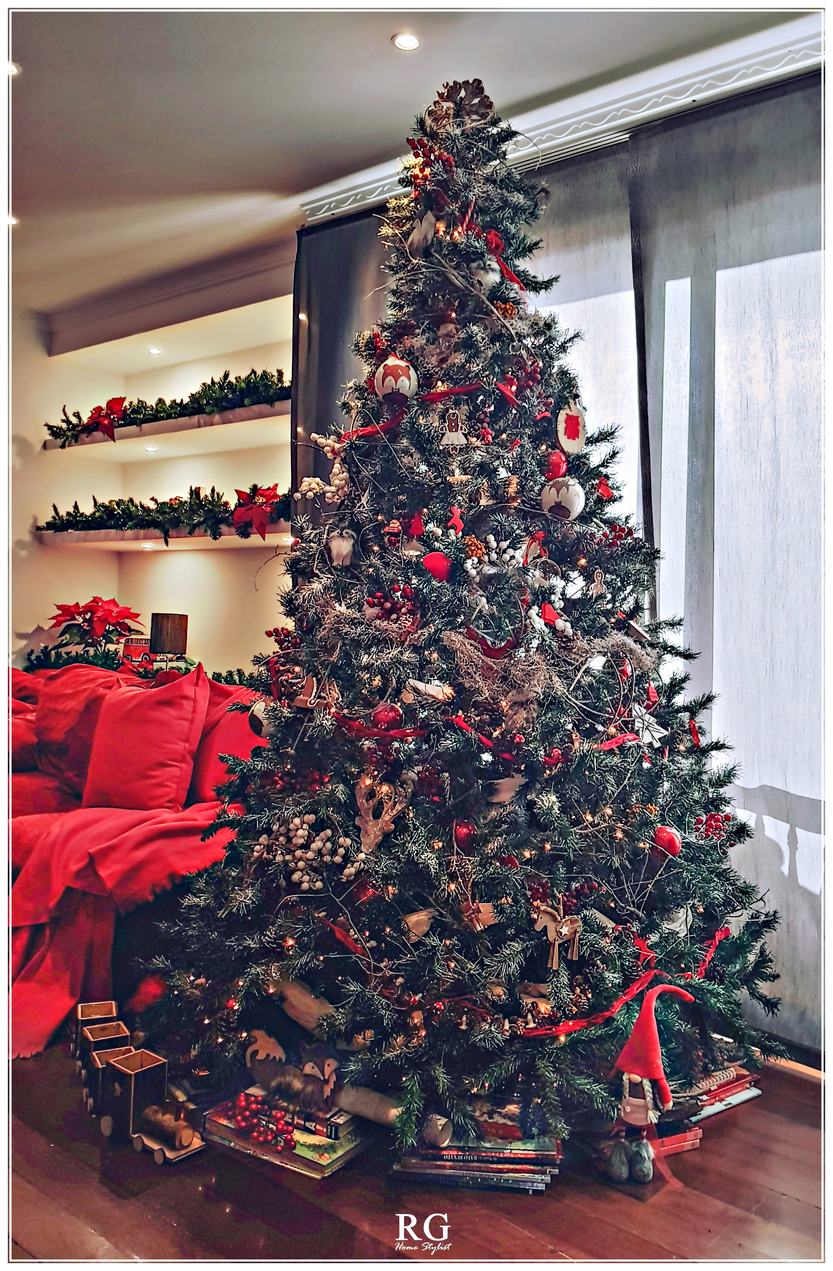 Dreaming Red Christmas Tree
