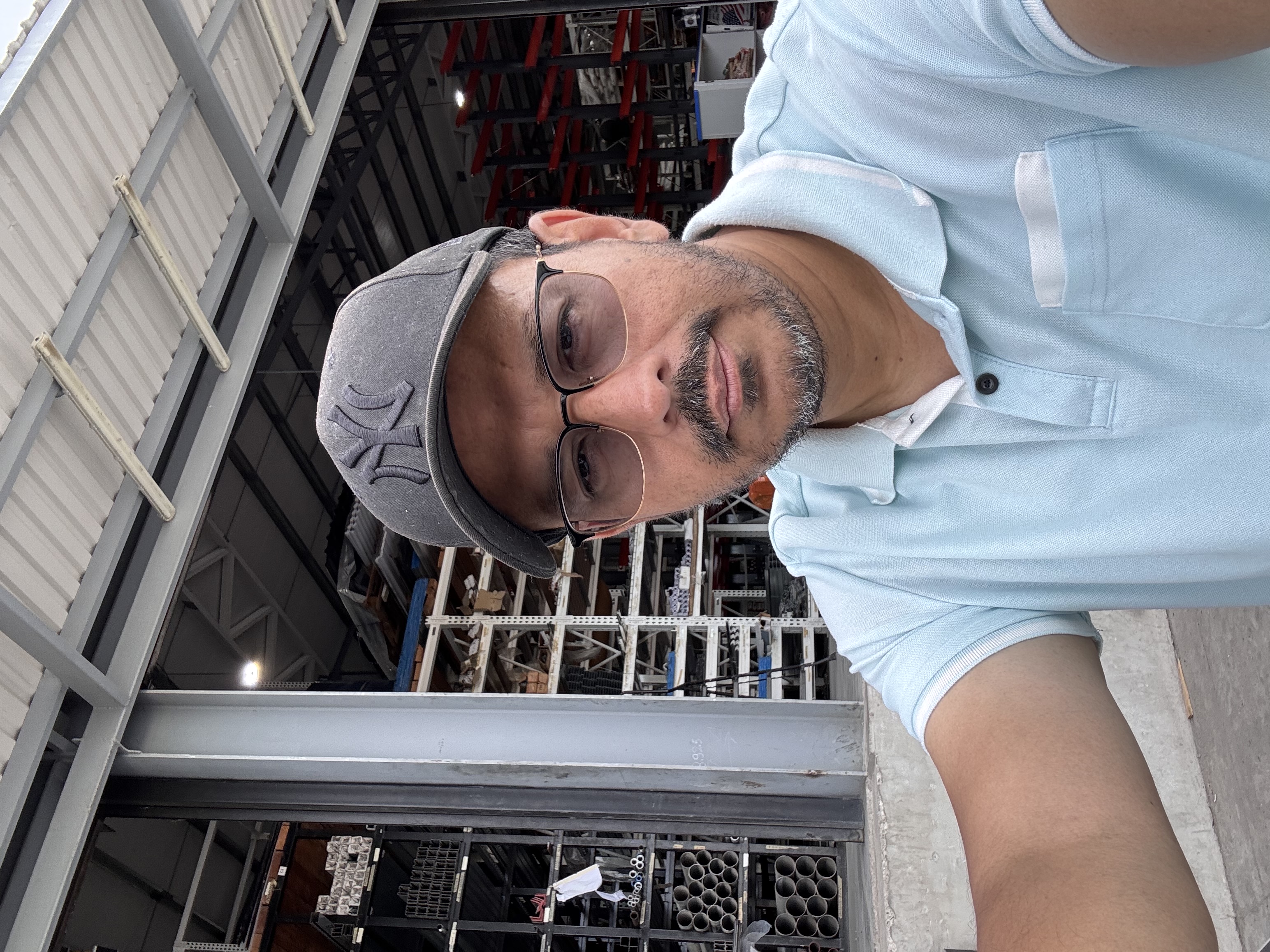 Hombre con gorra