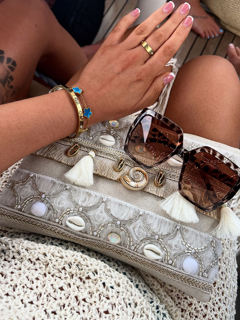 Thumbnail: White Shell Embellished Clutch