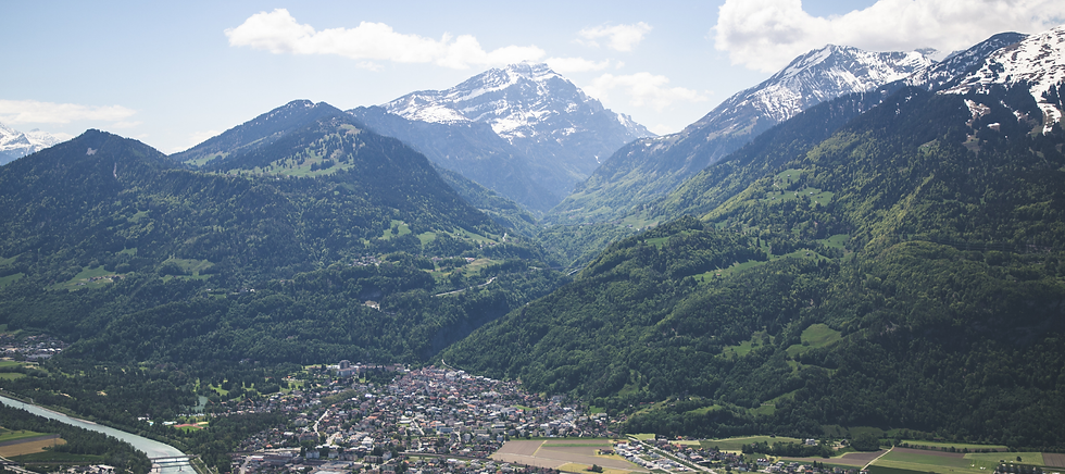Hintergrundbild CALANDA Immobilien AG.png