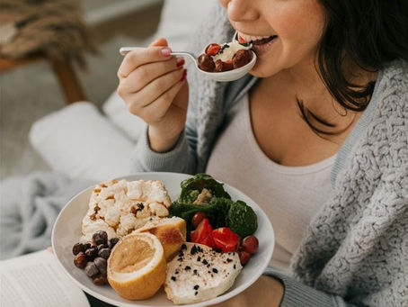 The 2026 Glow Up: Ditch The Foundation To Achieve 'No-Makeup' Look 