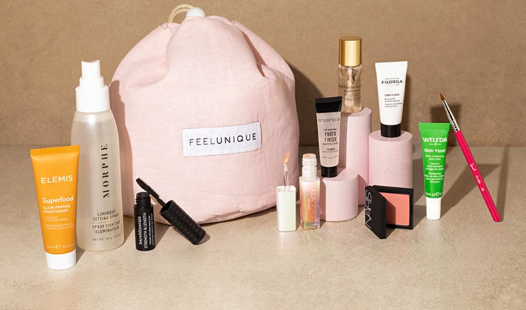 Feel Unique Spring Gift With Purchase