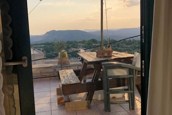 Wunderschönes Steinhaus in mittelalterlichem Ort auf der Insel Chios in der Ägäis