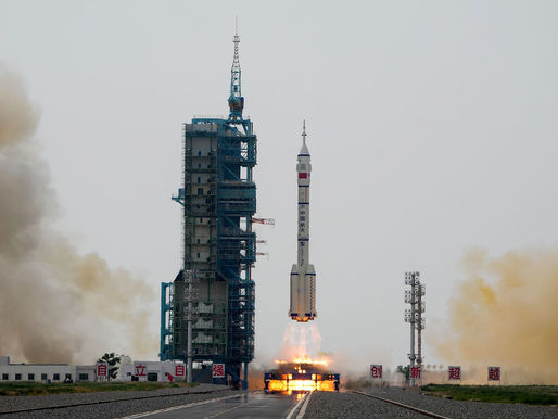 Kina lansirala misiju Shenzhou-16 s prvom civilnom svemirskom postajom