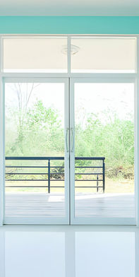 Laque sur garde-corps en aluminium. Choisissez la couleur qui vous plait parmi notre vaste gamme de peintures aluminium. Un grand choix de couleurs.