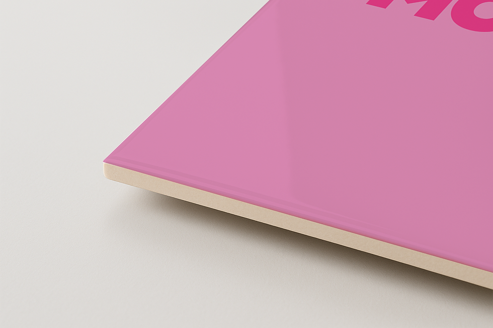 Detail van een roze tegeltje