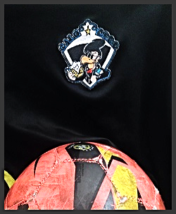 O dono da bola, não é sinistro.