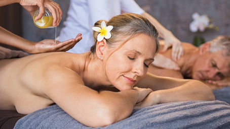 8 Health Benefits of Essential Oils in Your Mature Years