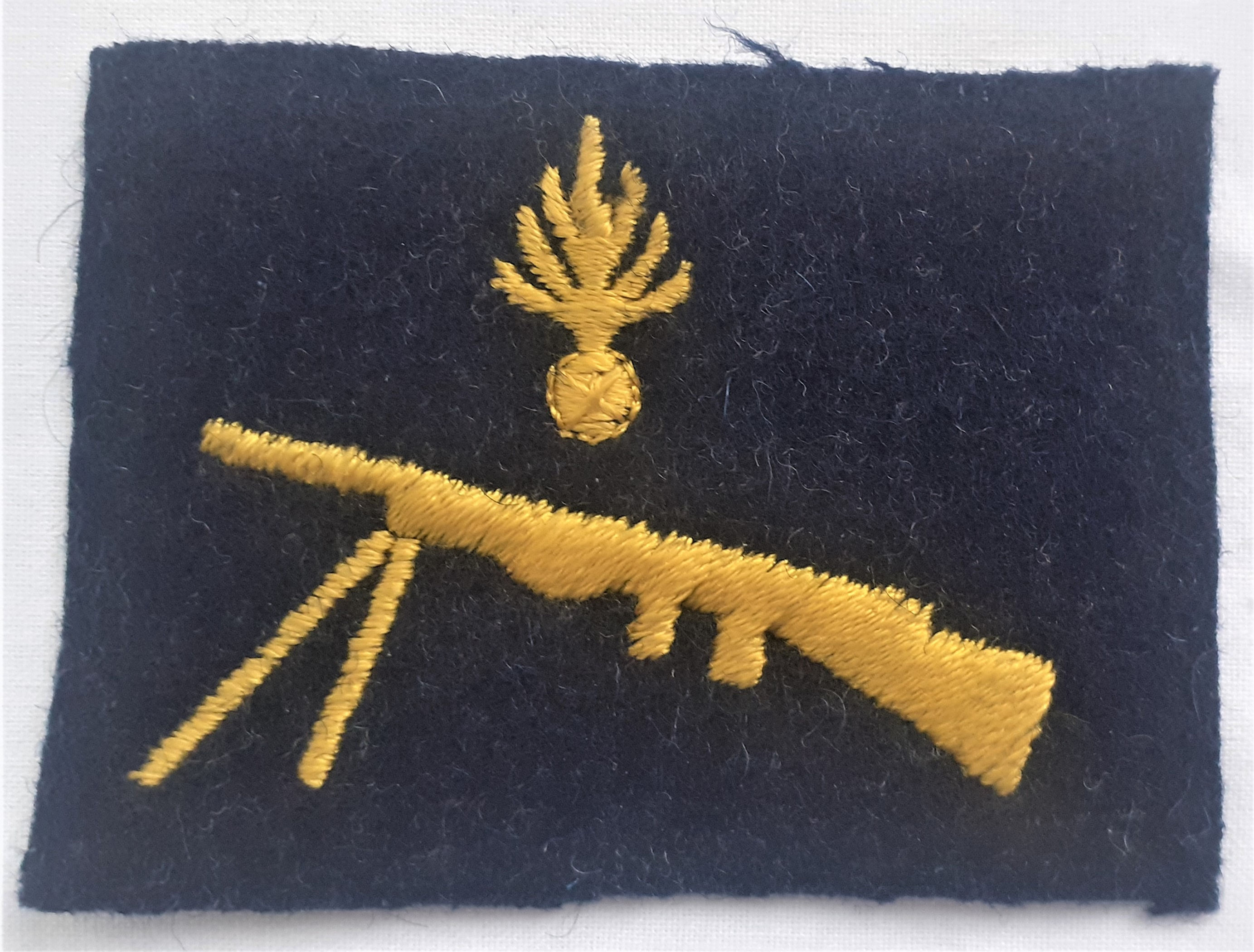 Insigne - FR30610a  Attribut fusilier mitrailleur variante