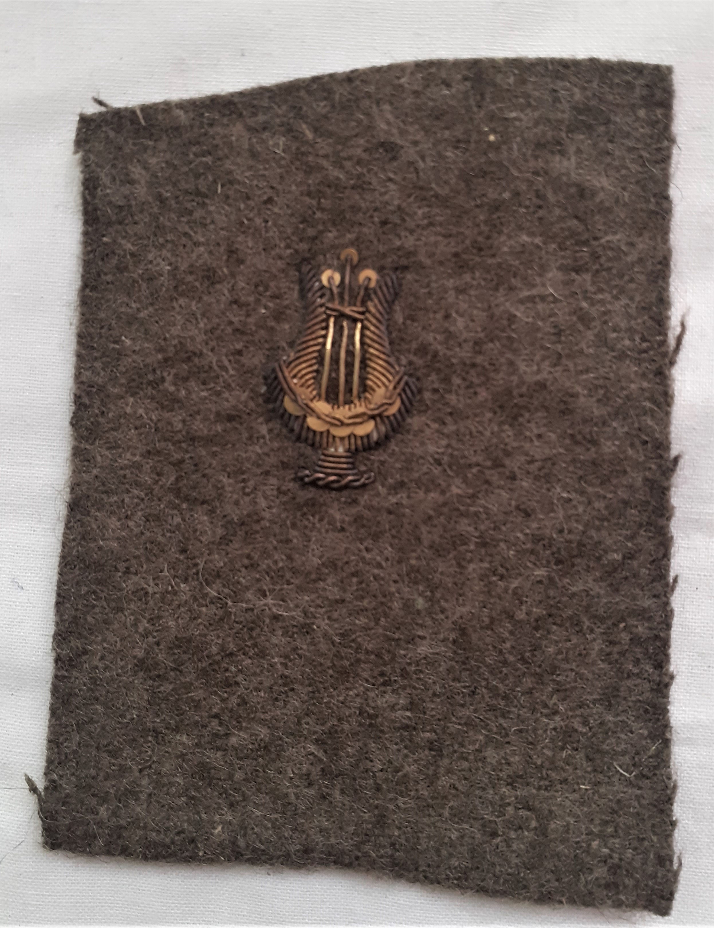 Insigne - FR226904e  Musicien d'infanterie lyre or