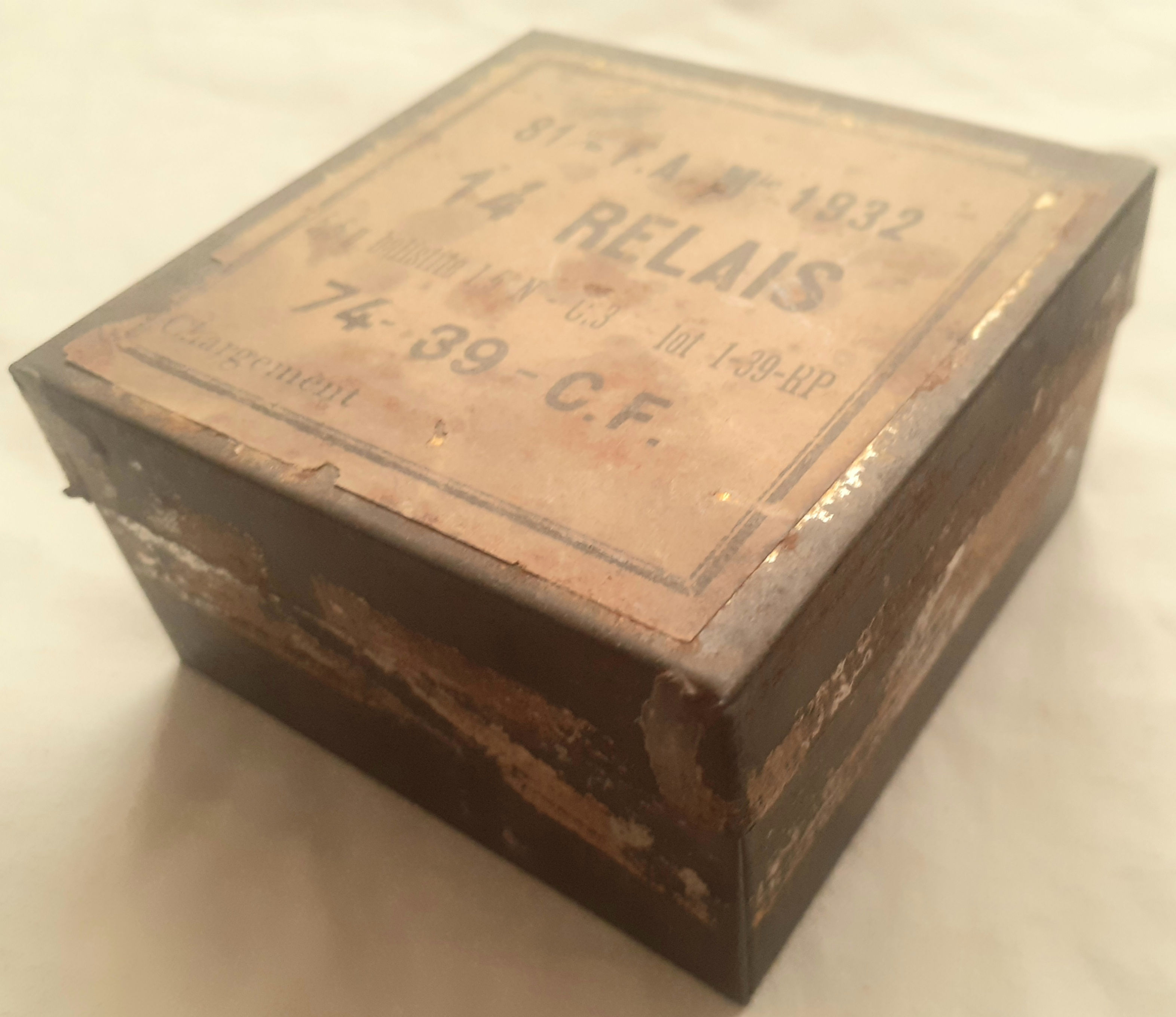 Equipement - FR364905b  Boite vide pour 14 relais mortier 81 mm, ml 1932(1939)