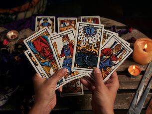 Tarot terapéutico: autoconocimiento y transformación