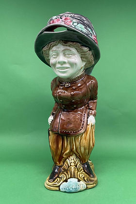 Jupe Culotte toby jug - Onnaing circa 1910