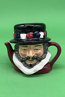 Beefeater teapot - Artone Pottery circa 1980
