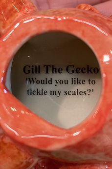Gill The Gecko face pot red - Kevin Francis 2005