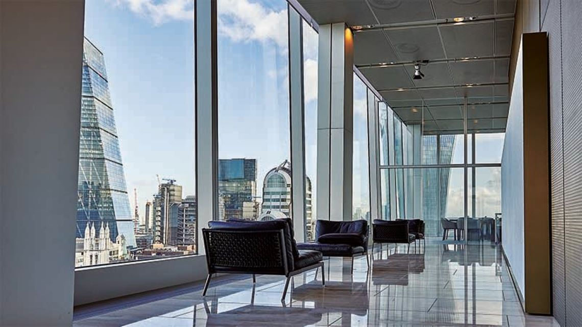 200+ Contacts from the #1 Investment Bank