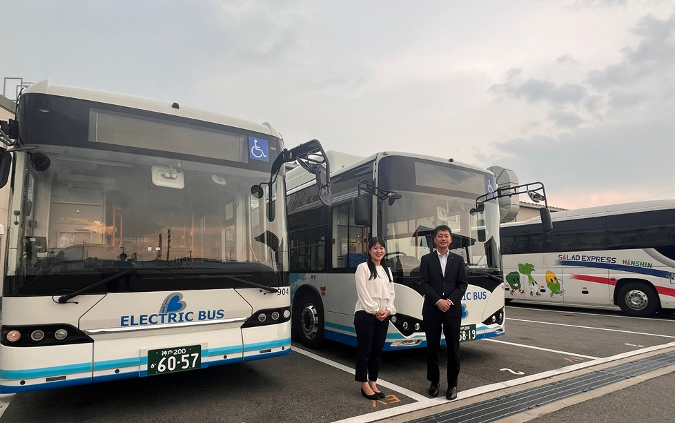 運転士不足を乗 り越えて――ネパールで特定技能ドライバー16名を採用した阪神バスが語る“外国人採用の最前線”