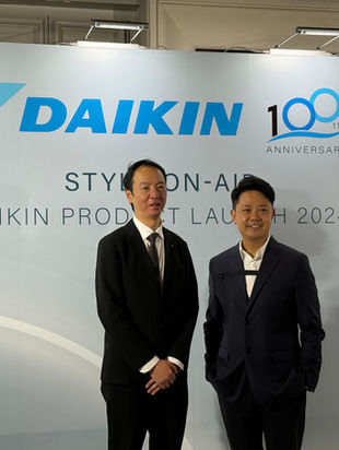 很高興可以出席「大金香港2024年產品發布會」，不但有機會與全新產品廣告女主角蘇皓兒小姐同台CHIT-CHAT ，分享家居設計心得，更可以第一時間了解新產品risora 的設計概念和款式。作為室內設計師，我們一直都認為「設計源自生活·活出生活品味」，希望透過人性化設計方案，令客戶不但可以透過設計改善生活，更可以活出各自的生活品味，正好與risora 設計概念不謀而合。