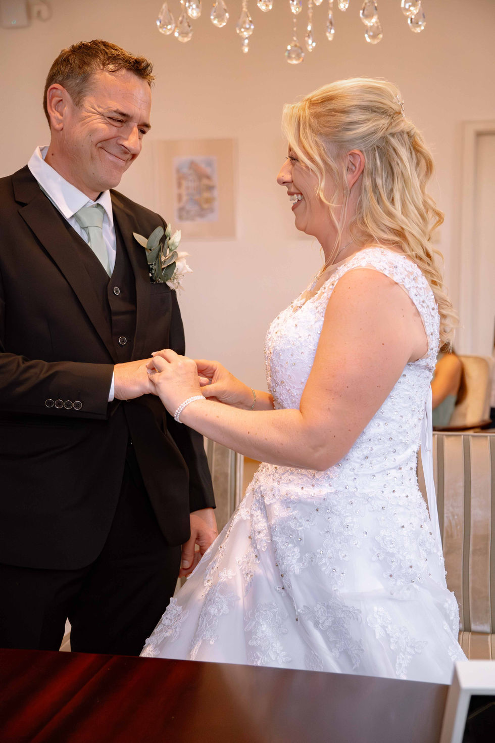 Brautpaar beim Hochzeitstanz in Bad Bergzabern – voller Glück