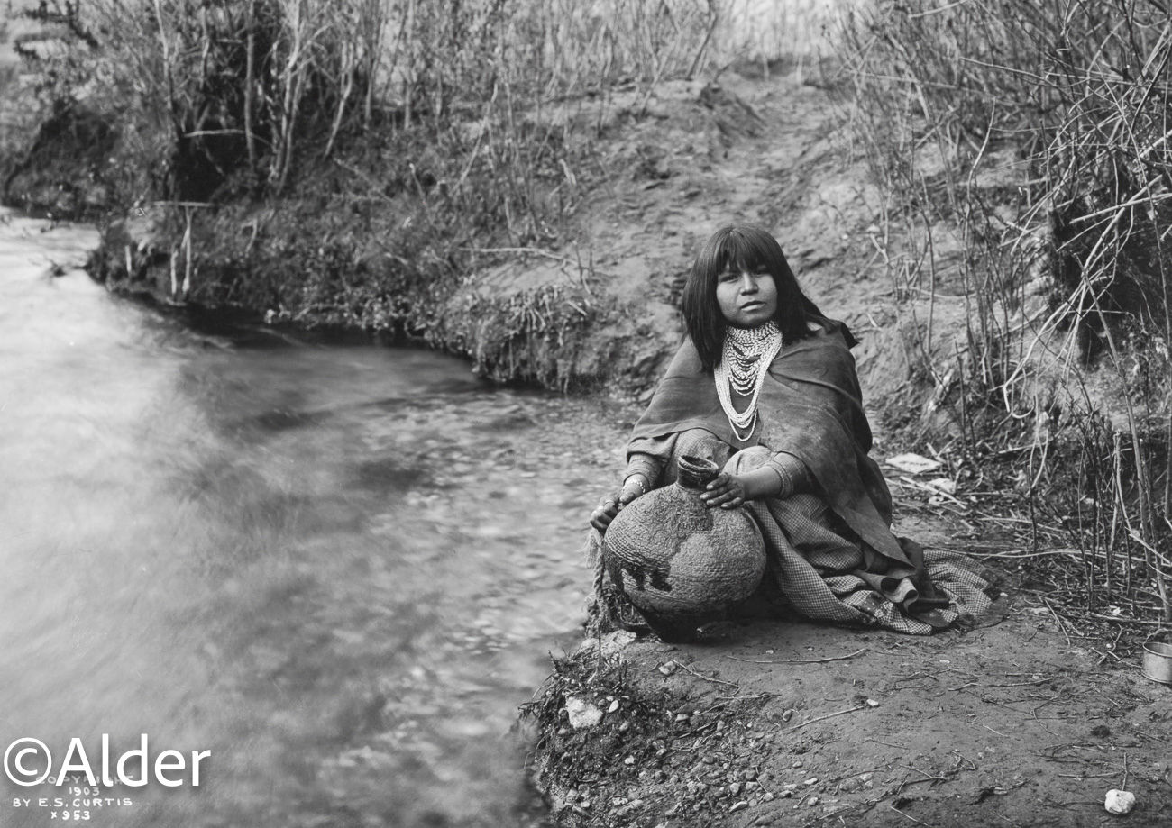 Acoma Water Carrier – Edward S. Curtis (1903)