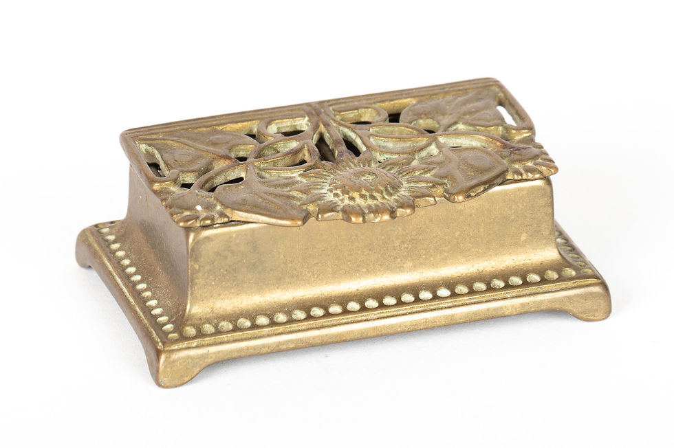 Boîte ancienne en laiton - Style Art Nouveau