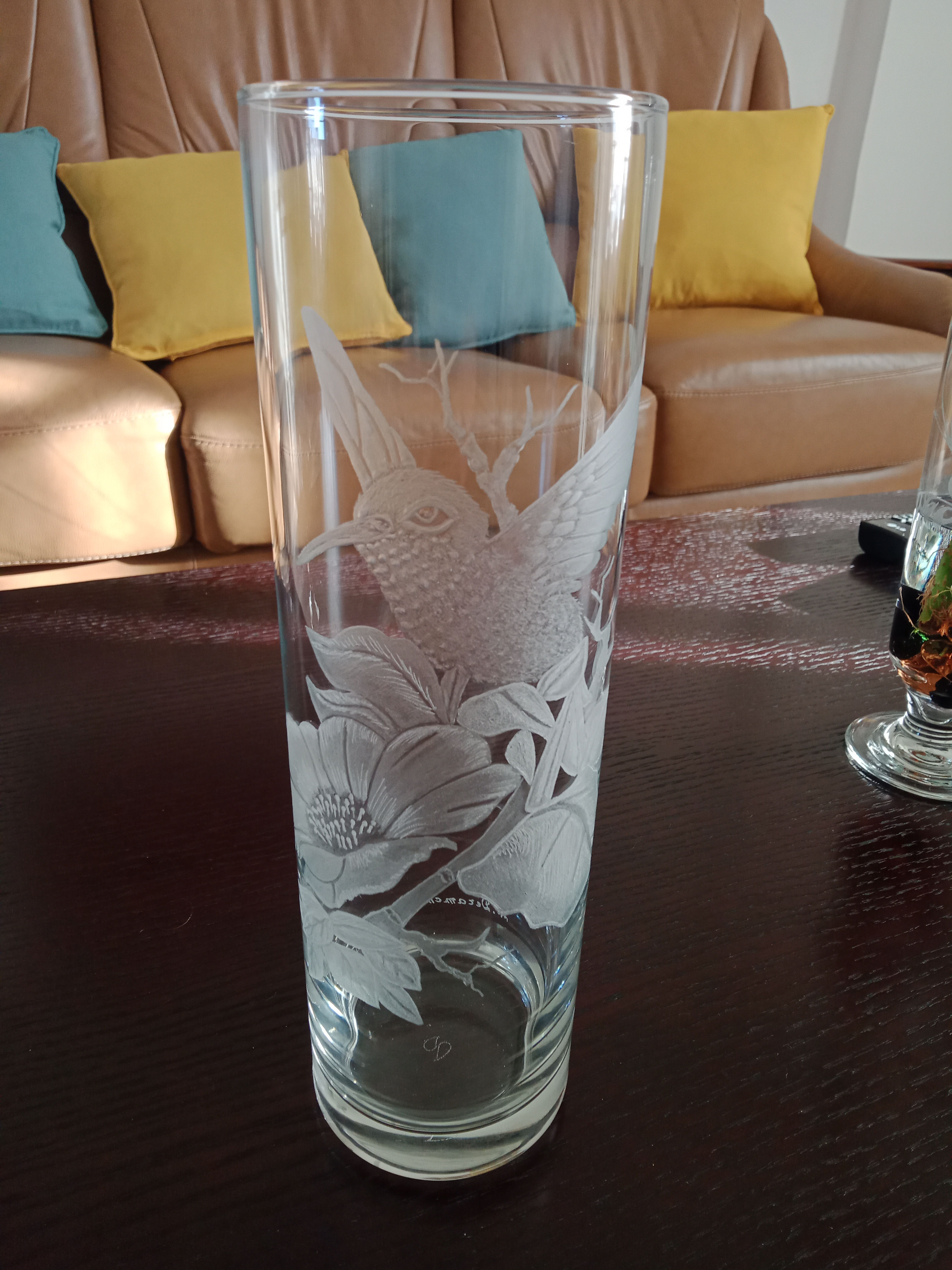 Vase gravé à la main 