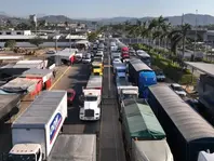 Transportistas paralizan carreteras de México para denunciar la alta inseguridad que viven