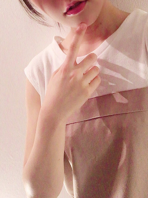 益若 のん(23)