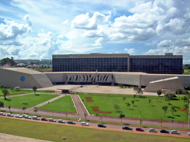 STJ reitera que crédito garantido fiduciariamente não se submete à RJ